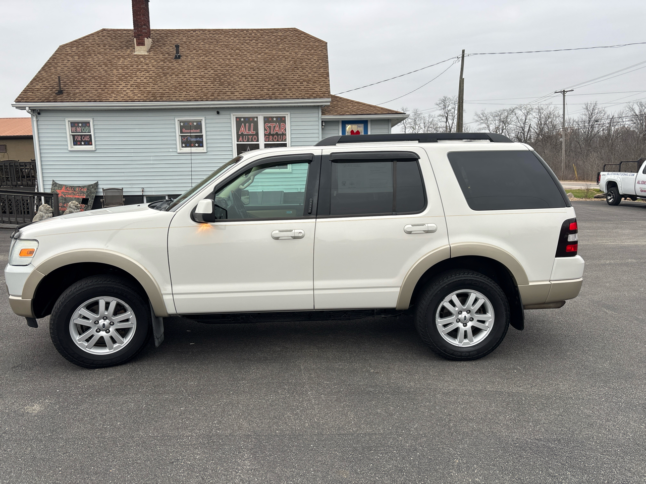 2010 Ford Explorer Eddie Bauer photo 3