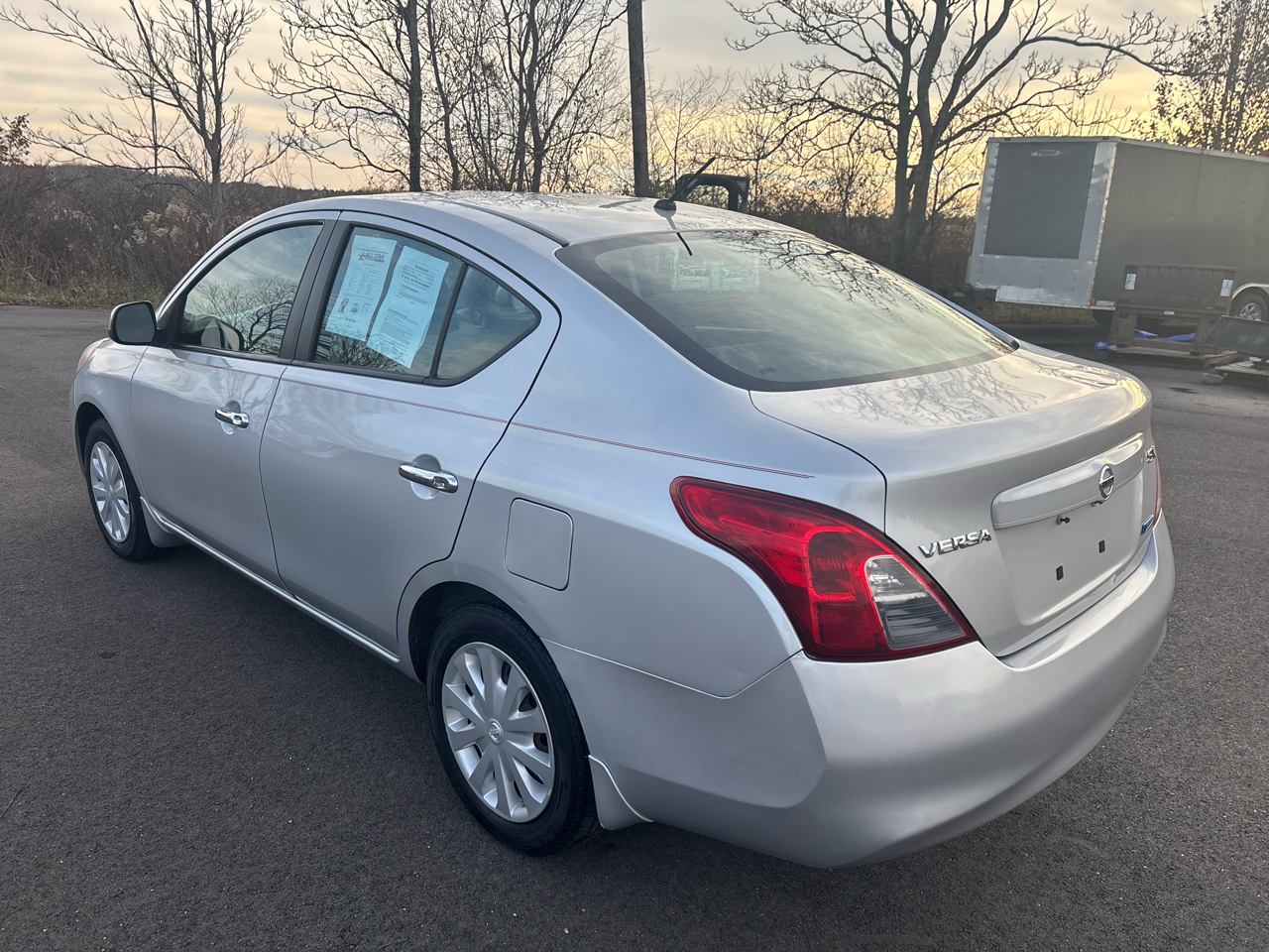 2012 Nissan Versa 1.6 SV photo 3