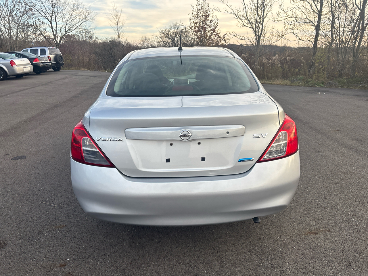 2012 Nissan Versa 1.6 SV photo 4