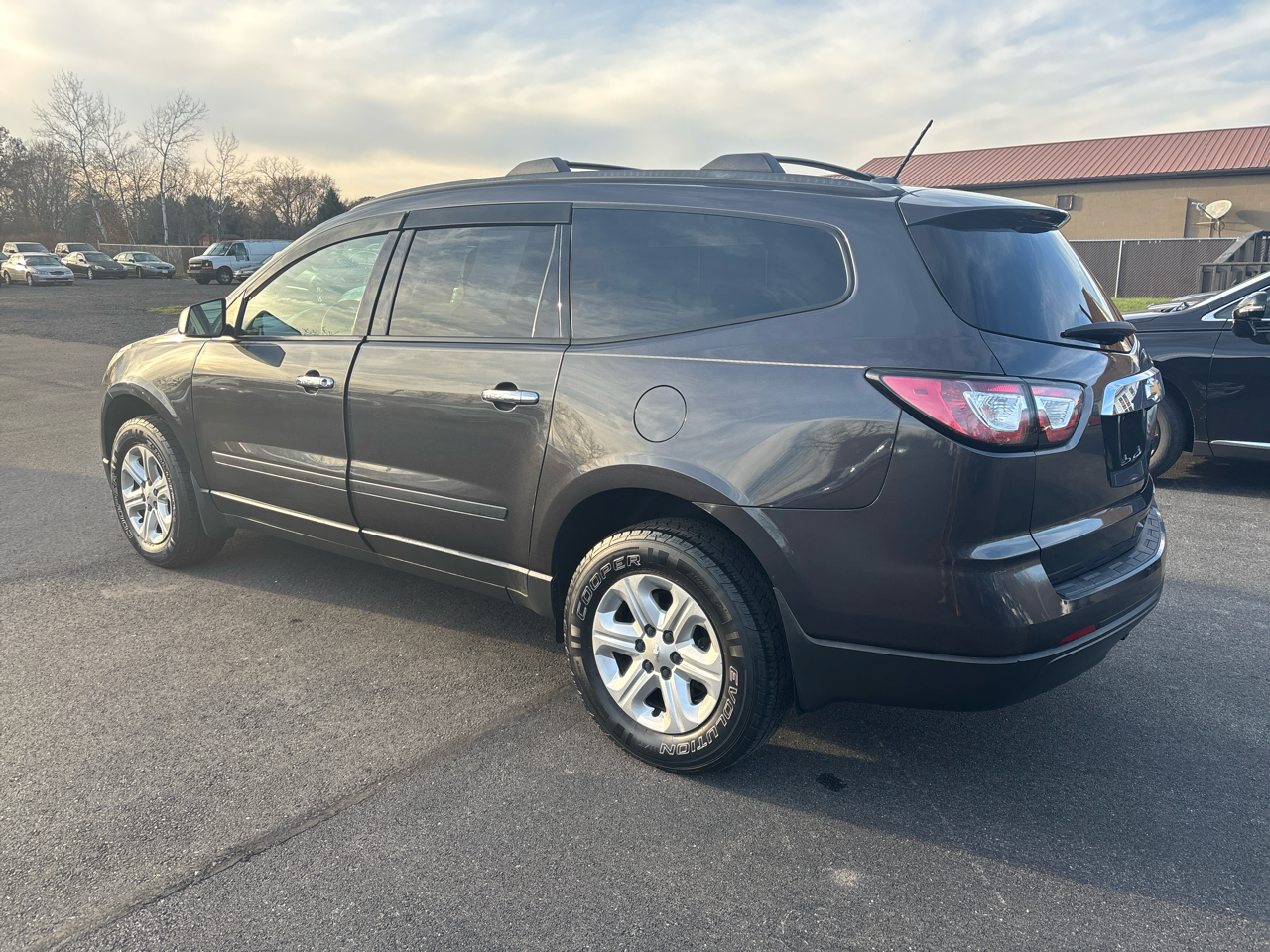 2015 Chevrolet Traverse LS photo 2