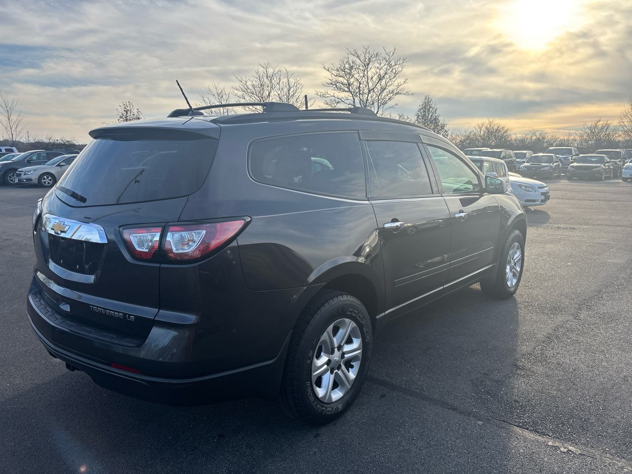 2015 Chevrolet Traverse LS photo 4