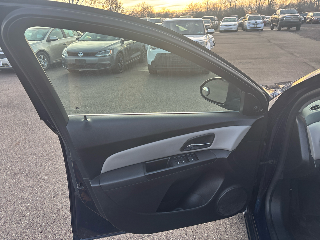 Chevrolet Cruze 4dr Sdn LS 2011