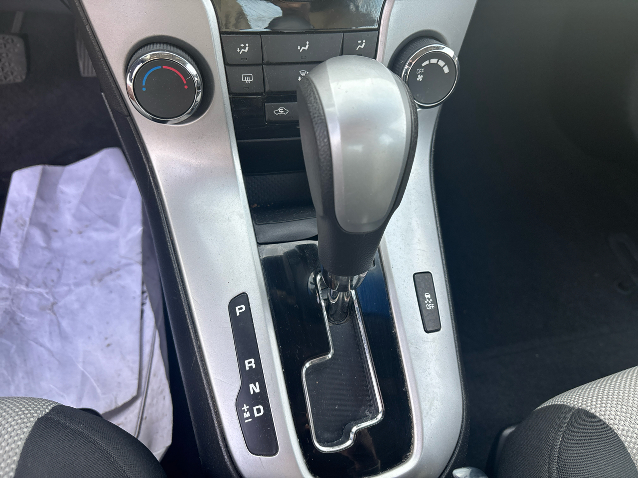 Chevrolet Cruze 4dr Sdn LS 2011