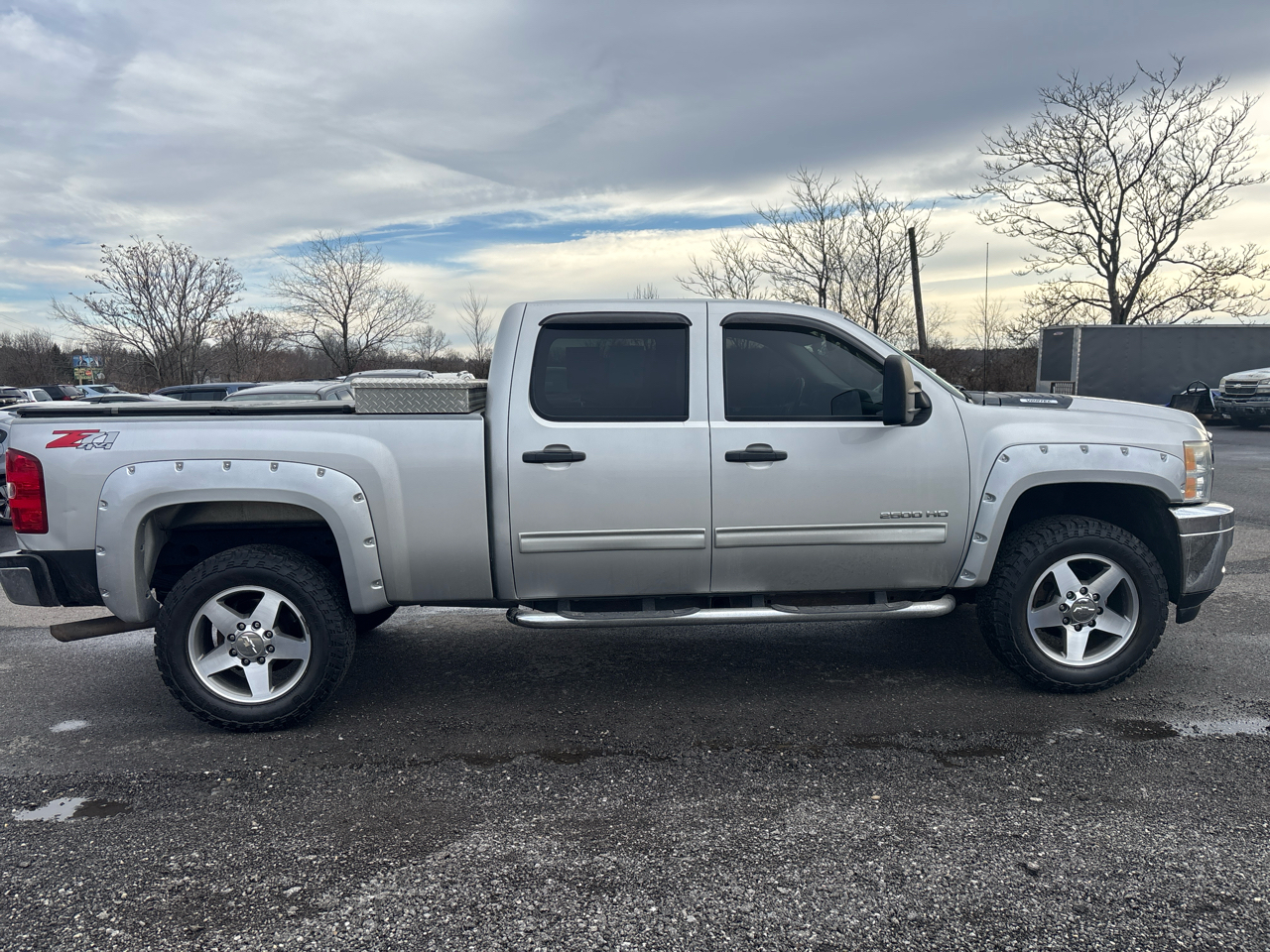 Chevrolet Silverado 2500HD 4WD Crew Cab 153.7" LT 2011