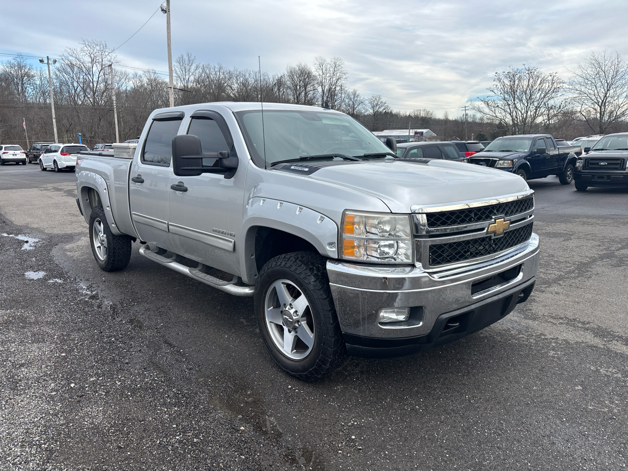 Chevrolet Silverado 2500HD 4WD Crew Cab 153.7" LT 2011