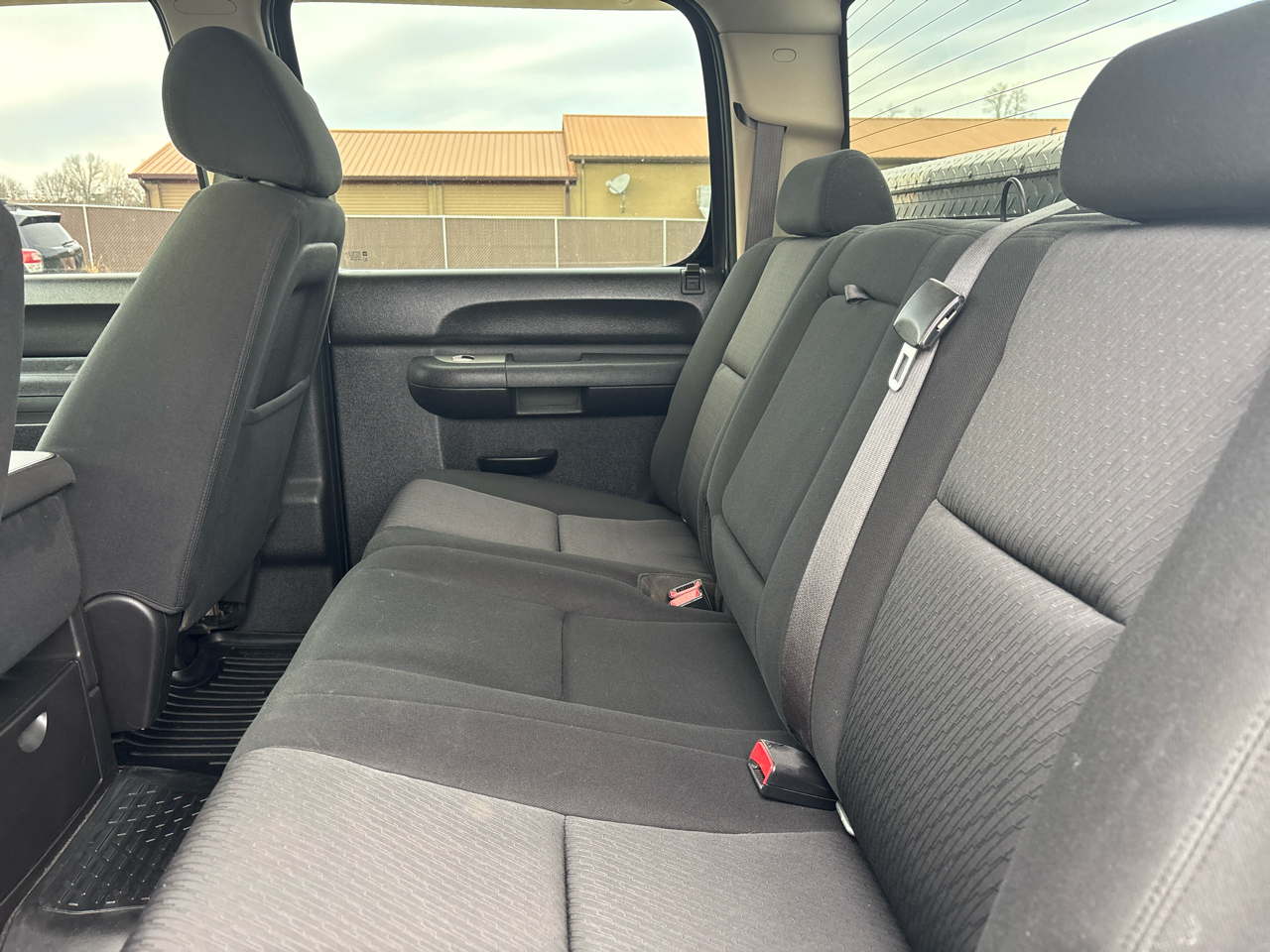 Chevrolet Silverado 2500HD 4WD Crew Cab 153.7" LT 2011