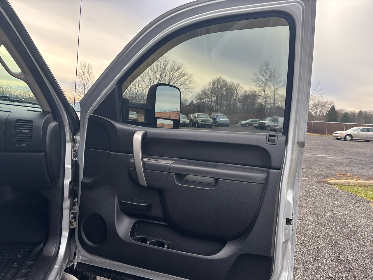 Chevrolet Silverado 2500HD 4WD Crew Cab 153.7" LT 2011