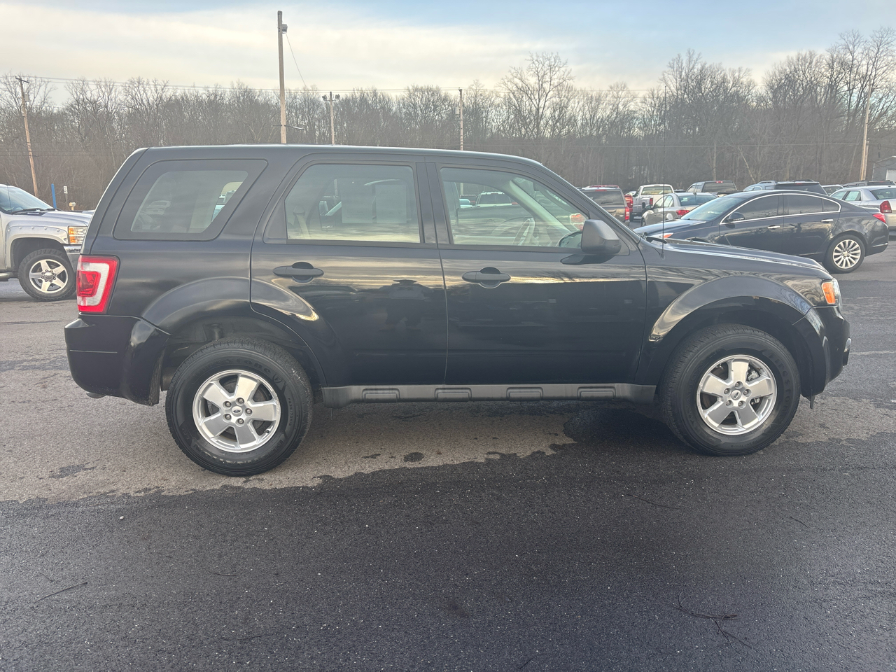 Ford Escape FWD 4dr XLS 2011