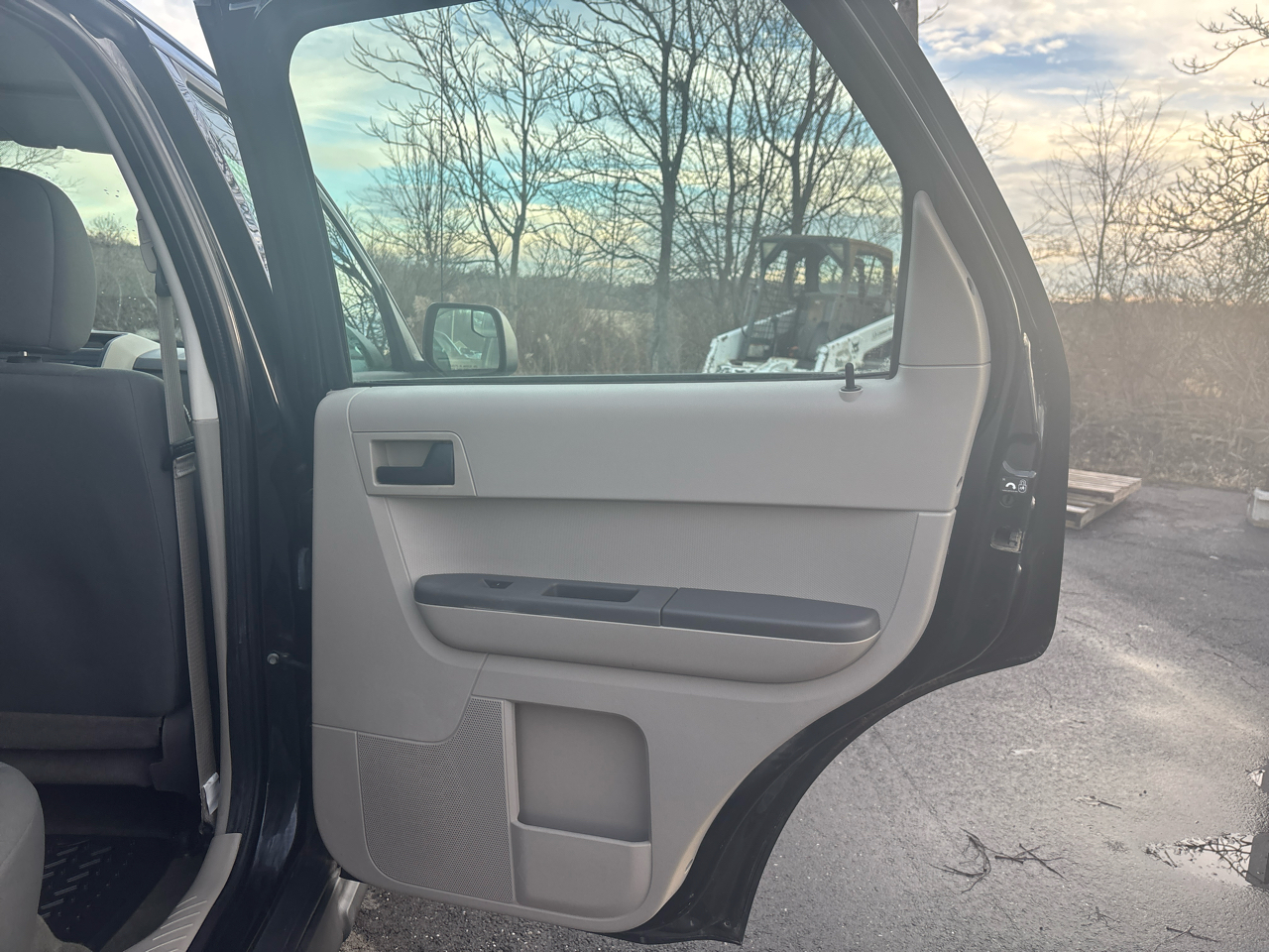 Ford Escape FWD 4dr XLS 2011