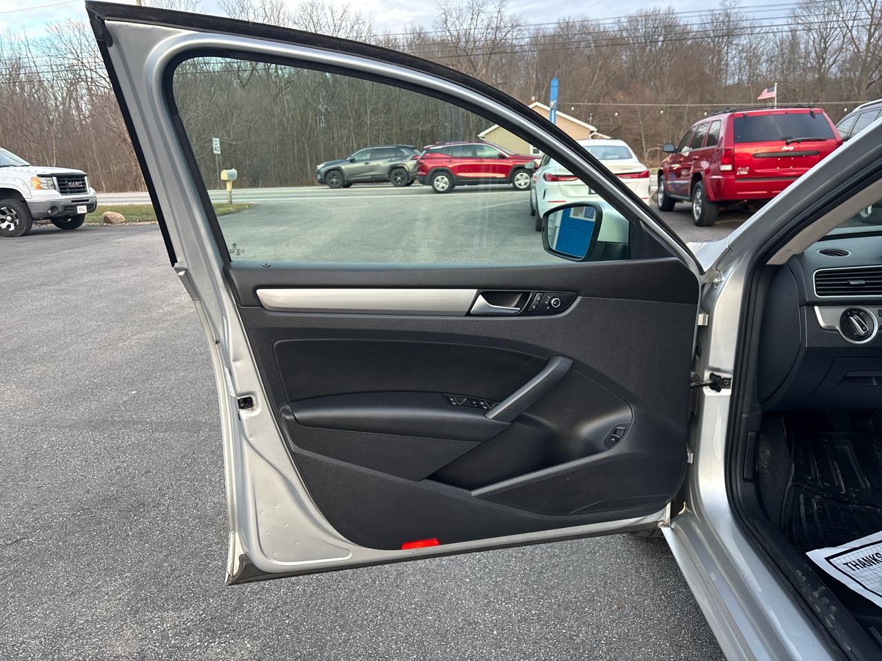 Volkswagen Passat 4dr Sdn 1.8T Auto Wolfsburg Ed PZEV 2014