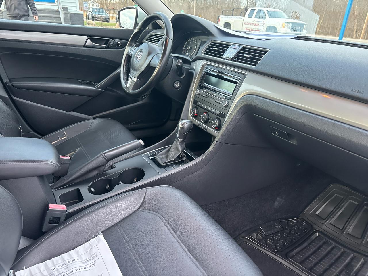 Volkswagen Passat 4dr Sdn 1.8T Auto Wolfsburg Ed PZEV 2014