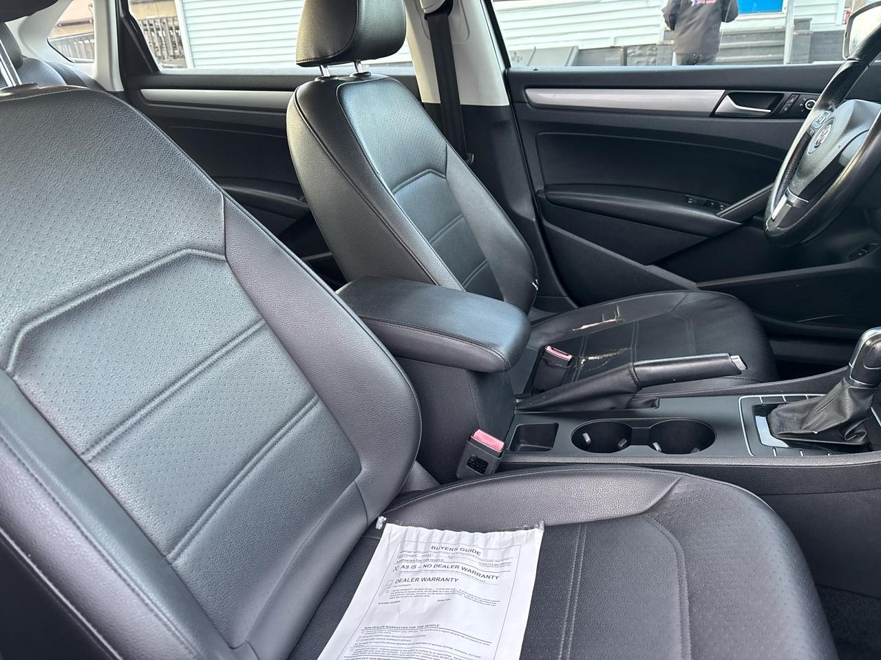 Volkswagen Passat 4dr Sdn 1.8T Auto Wolfsburg Ed PZEV 2014