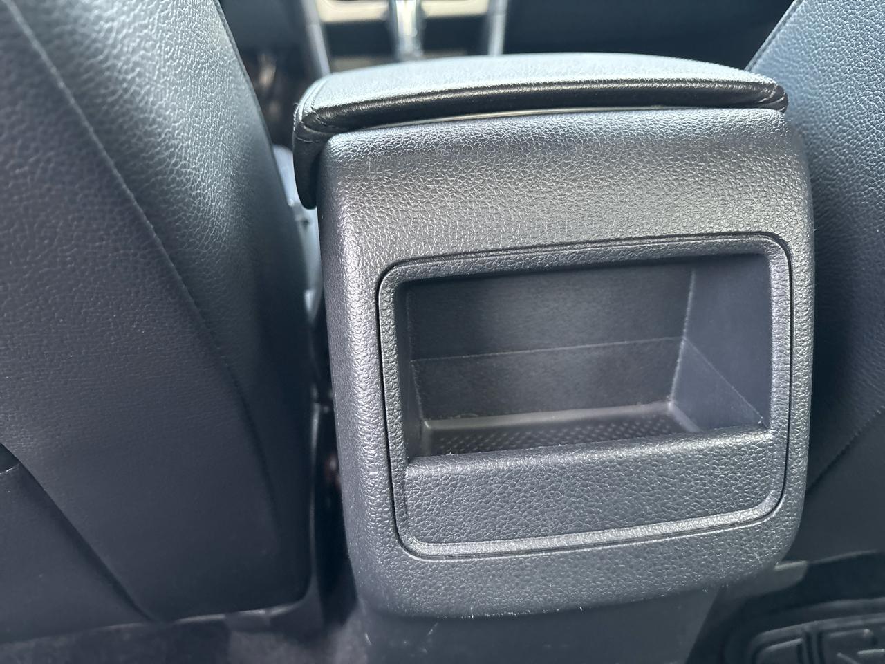 Volkswagen Passat 4dr Sdn 1.8T Auto Wolfsburg Ed PZEV 2014