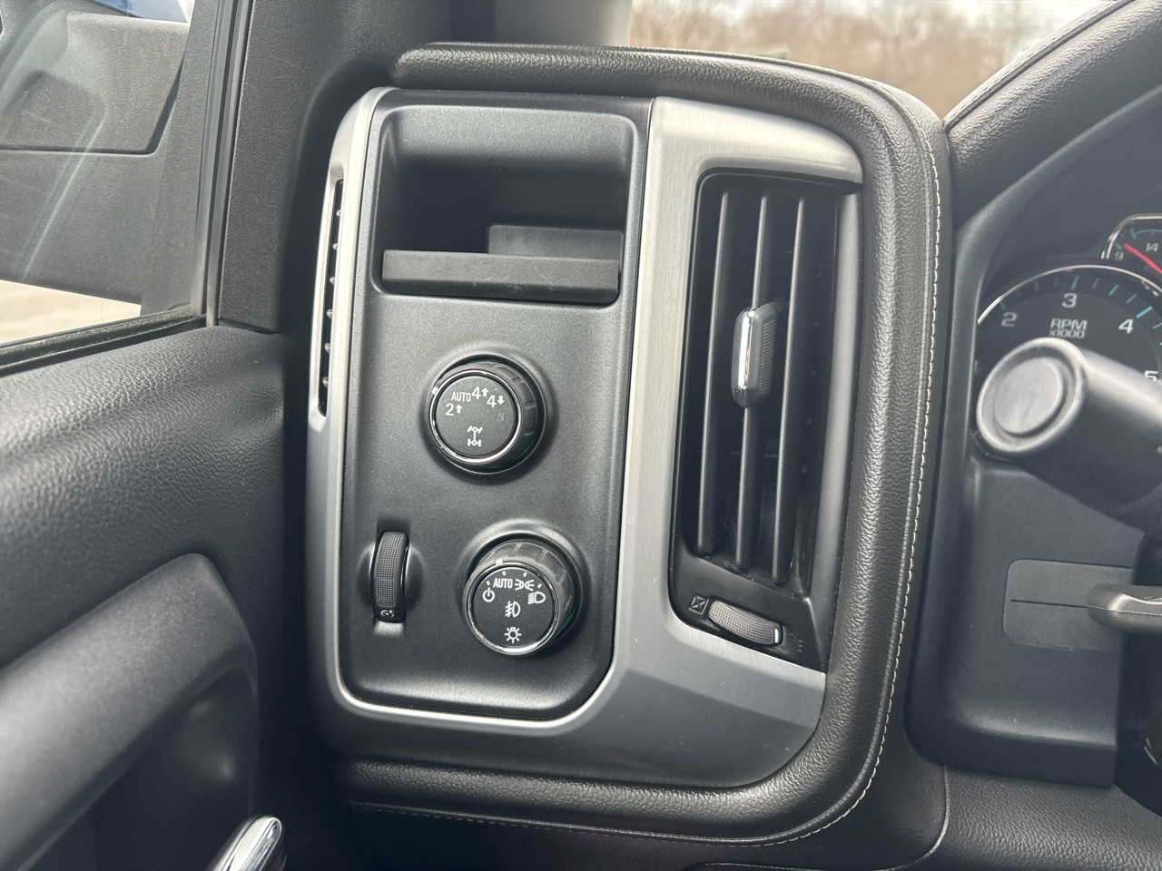 GMC Sierra 1500 4WD Double Cab 143.5" SLE 2017