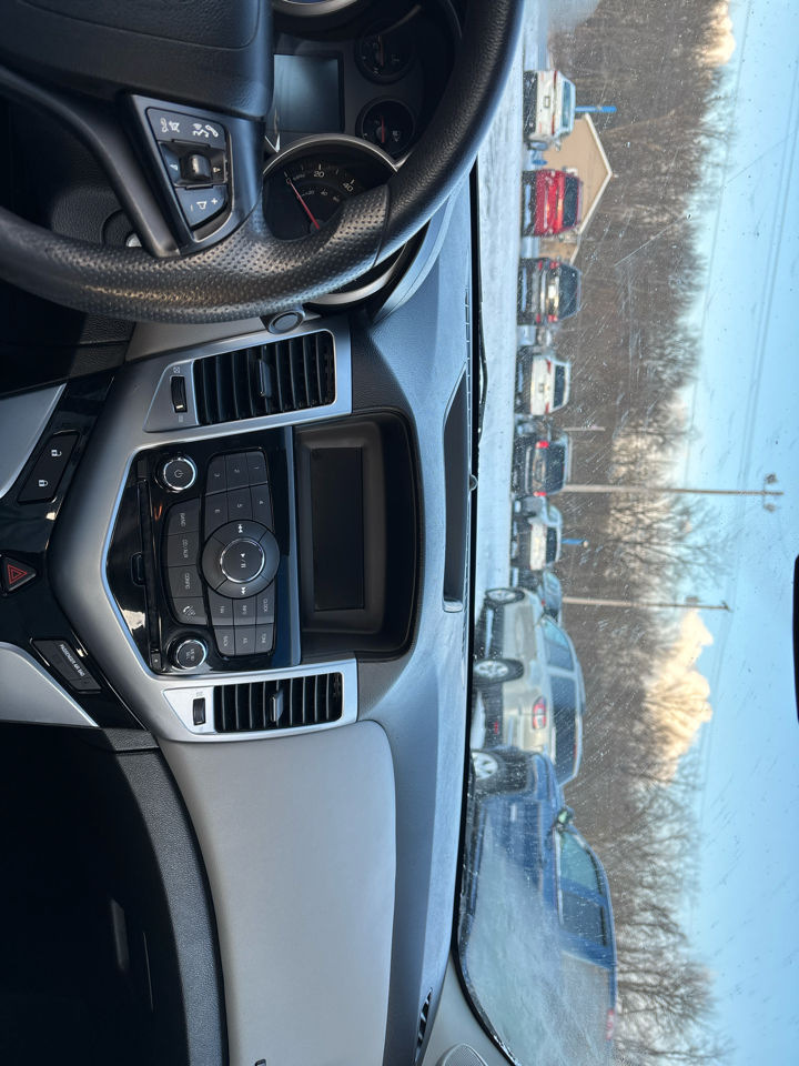 Chevrolet Cruze 4dr Sdn LS 2012