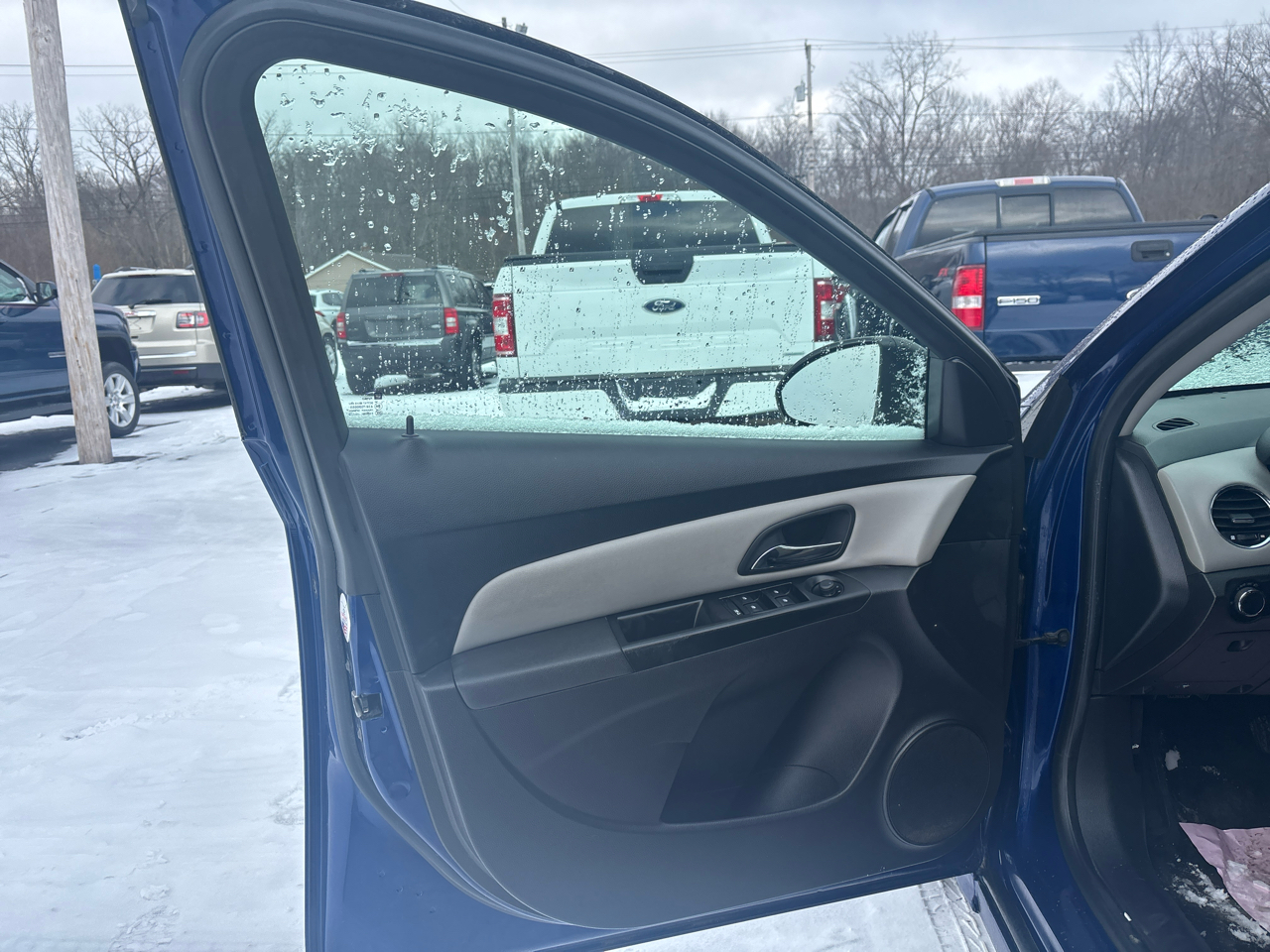 Chevrolet Cruze 4dr Sdn LS 2012