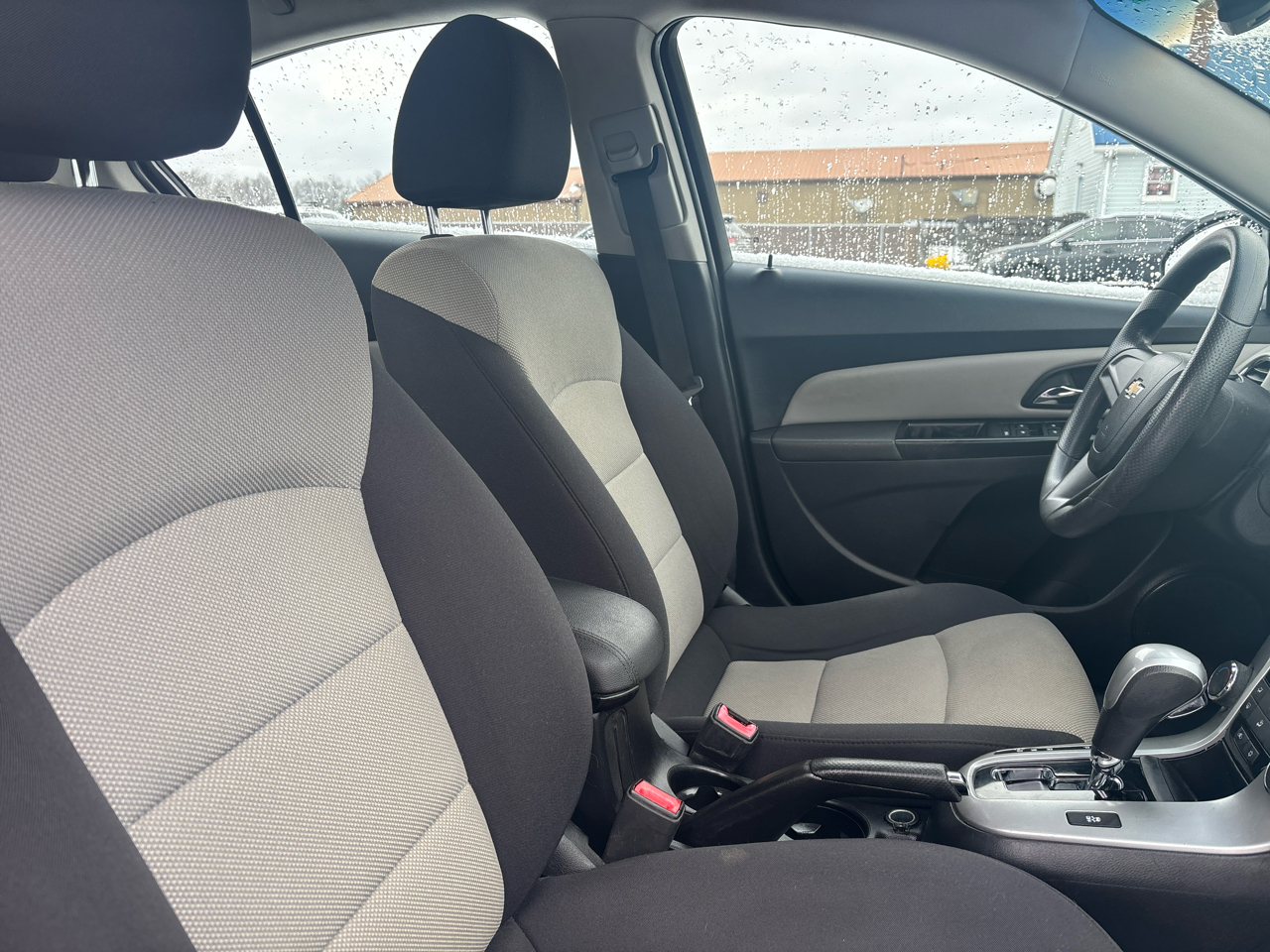 Chevrolet Cruze 4dr Sdn LS 2012