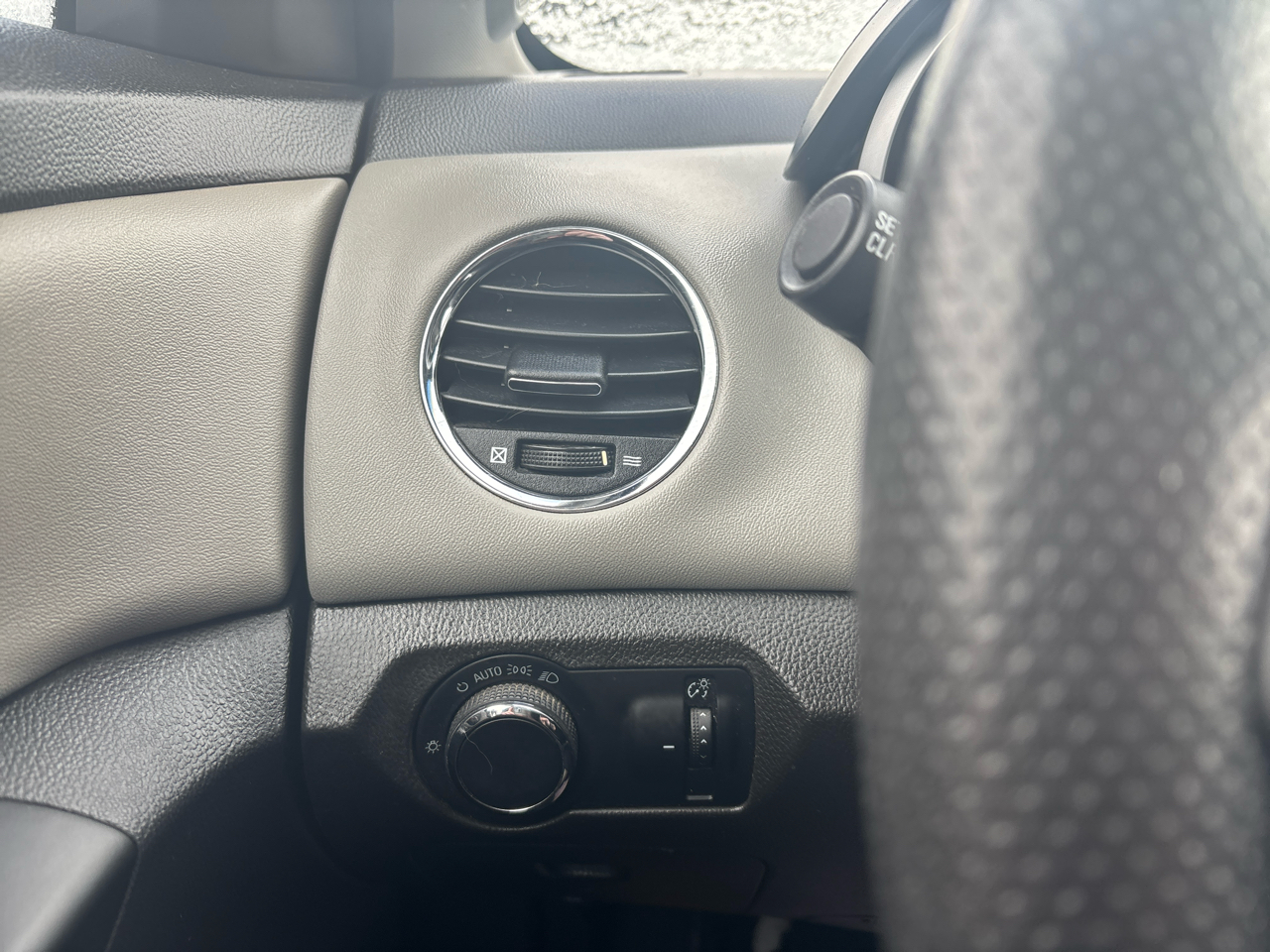 Chevrolet Cruze 4dr Sdn LS 2012