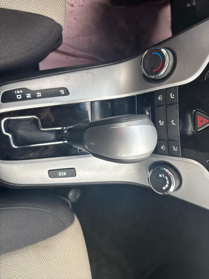 Chevrolet Cruze 4dr Sdn LS 2012