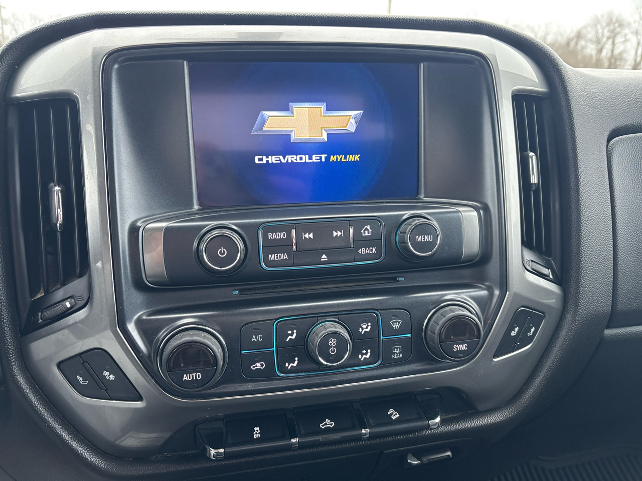 Chevrolet Silverado 1500 4WD Double Cab 143.5" LT w/2LT 2018