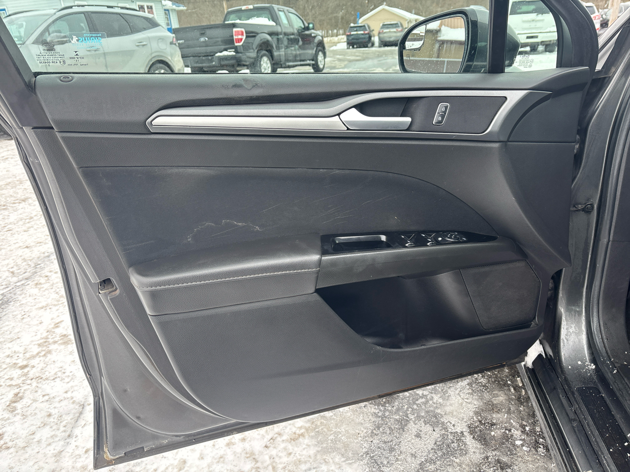 Ford Fusion 4dr Sdn SE FWD 2016