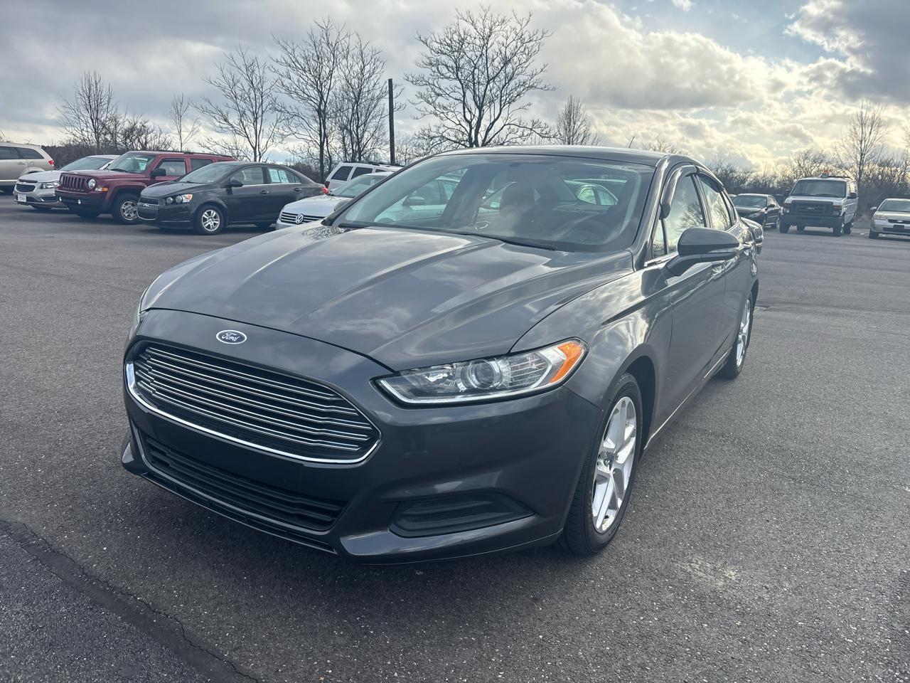 Ford Fusion 4dr Sdn SE FWD 2016