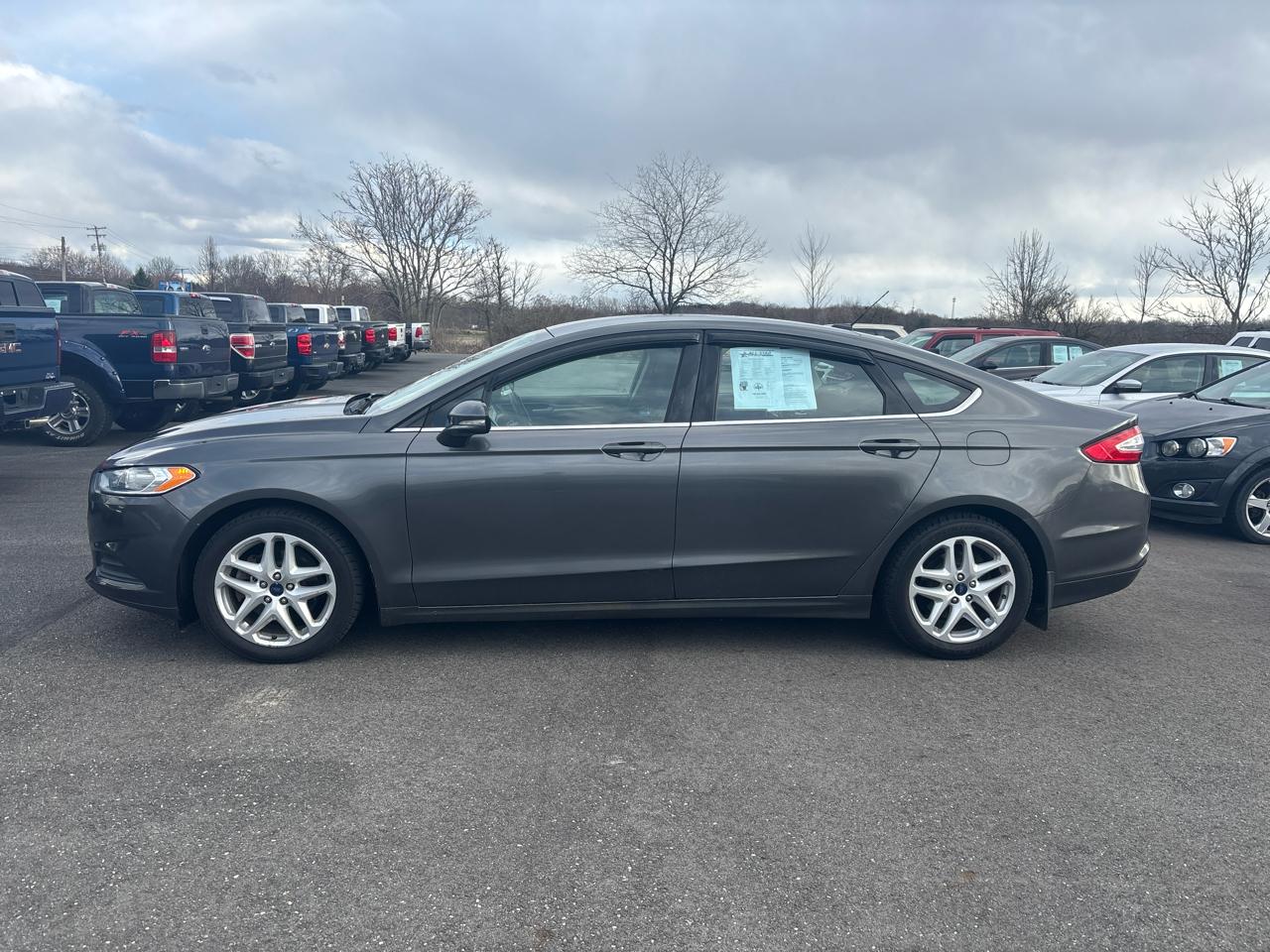 Ford Fusion 4dr Sdn SE FWD 2016