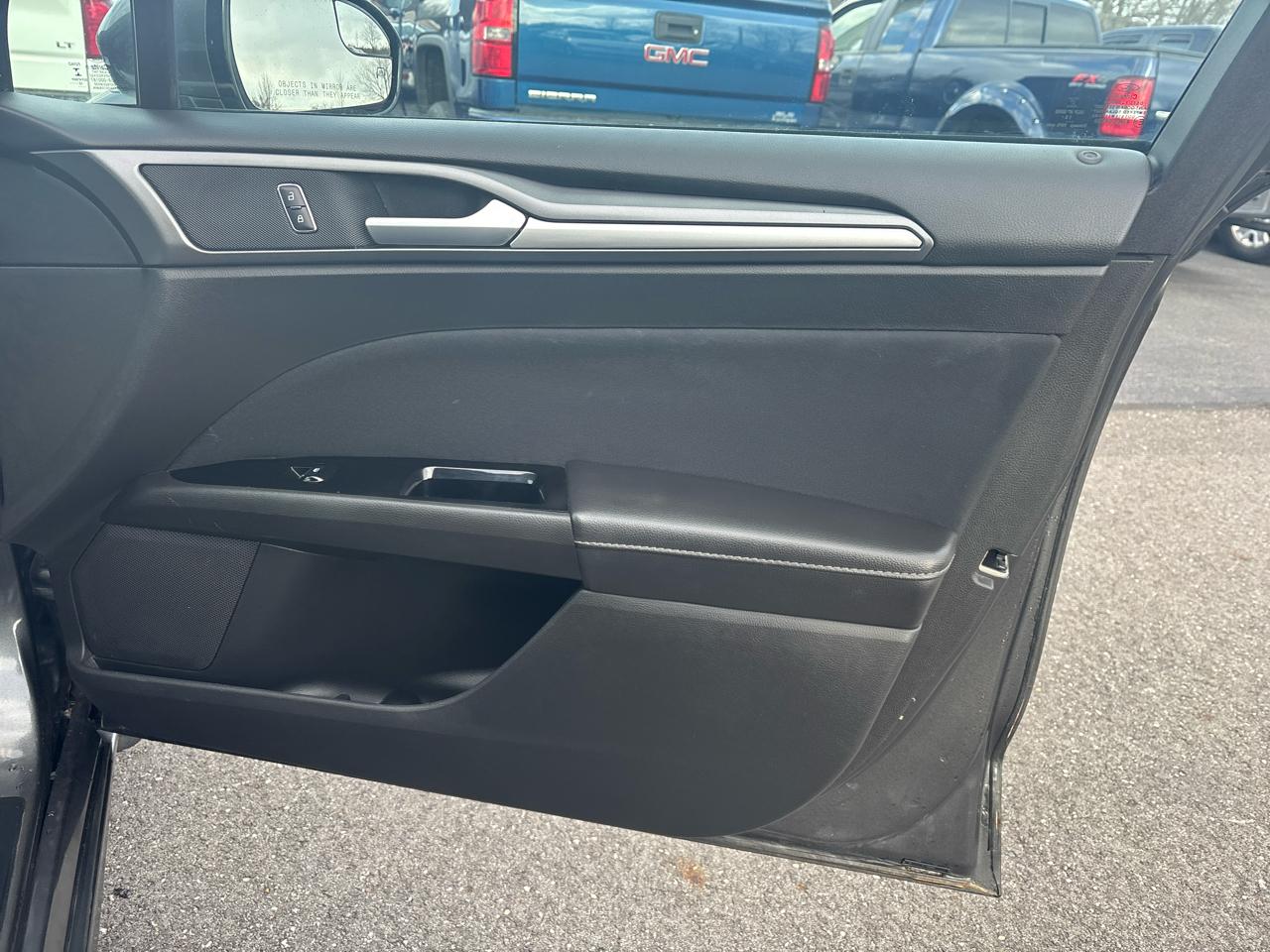 Ford Fusion 4dr Sdn SE FWD 2016