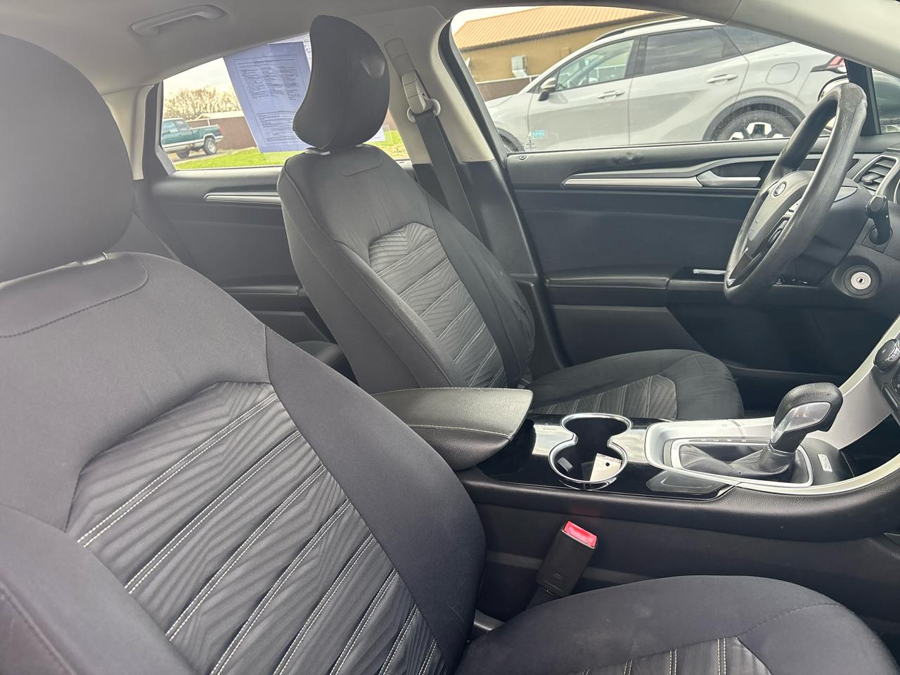 Ford Fusion 4dr Sdn SE FWD 2016