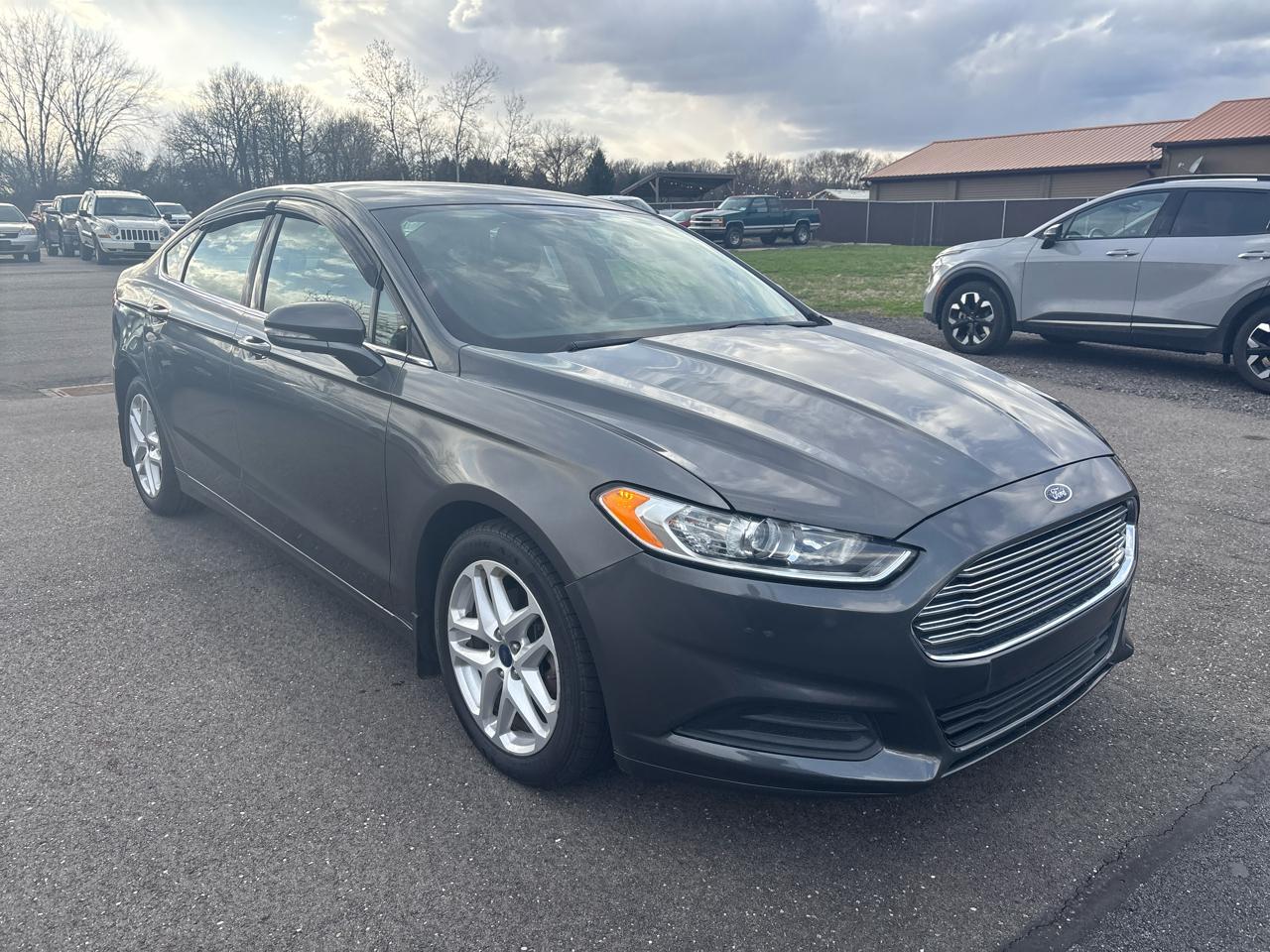 Ford Fusion 4dr Sdn SE FWD 2016