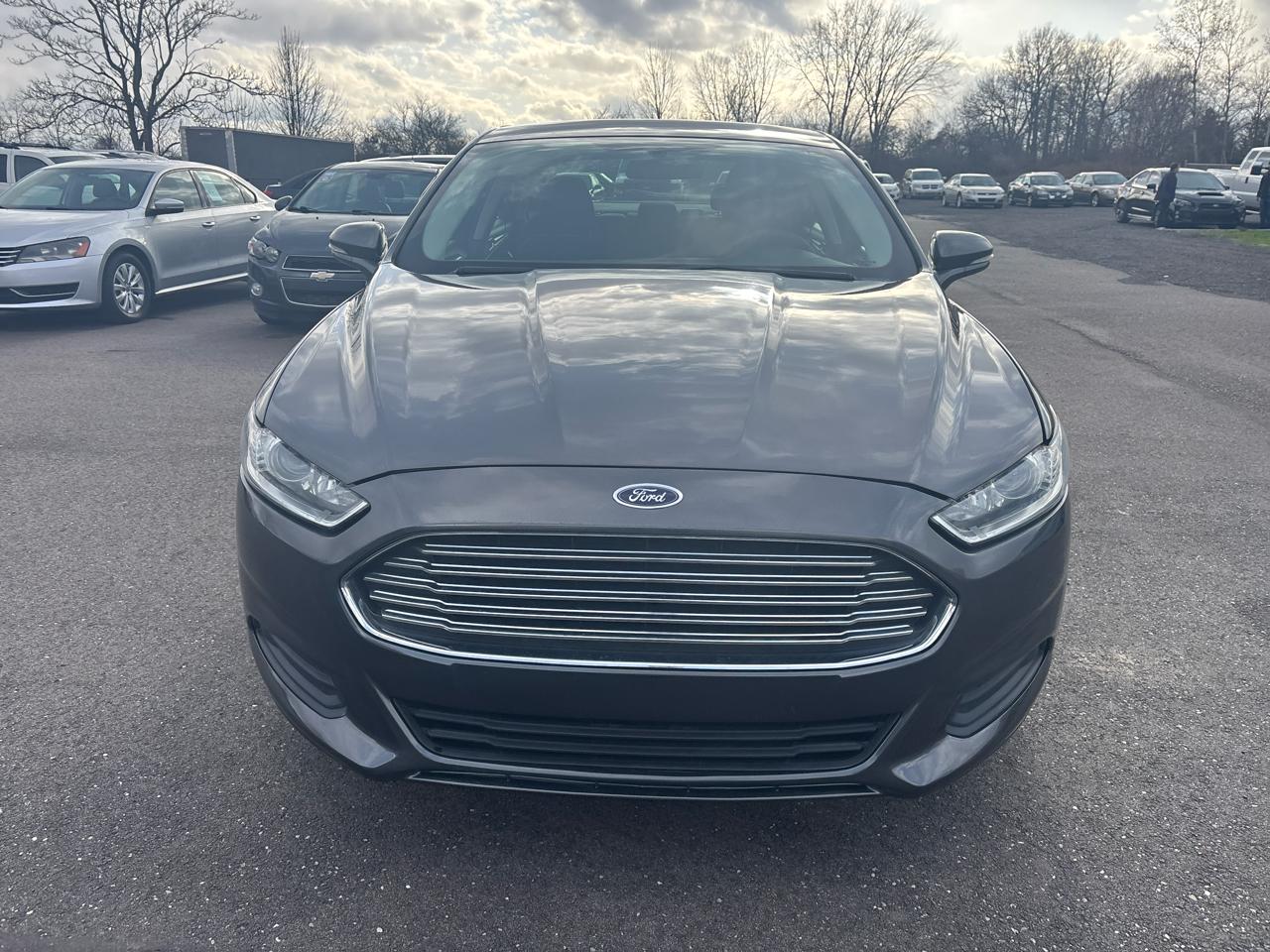 Ford Fusion 4dr Sdn SE FWD 2016