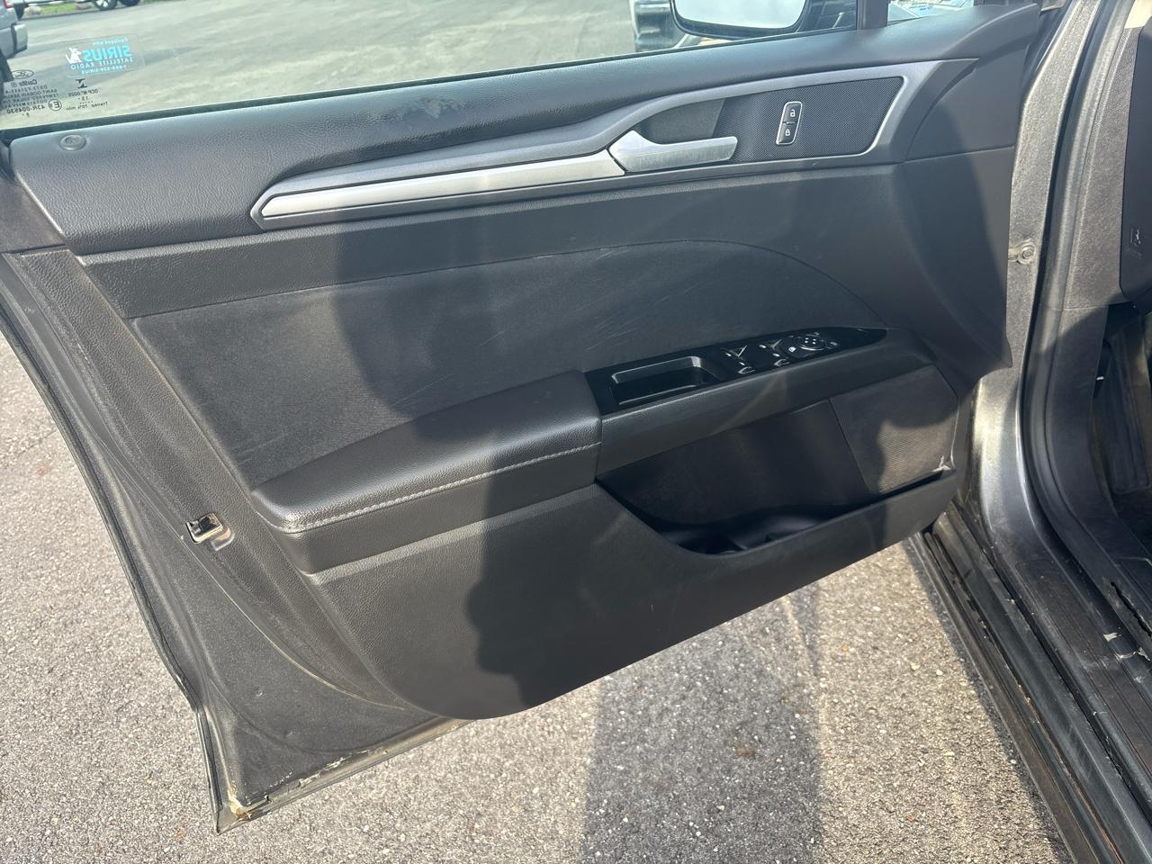 Ford Fusion 4dr Sdn SE FWD 2016