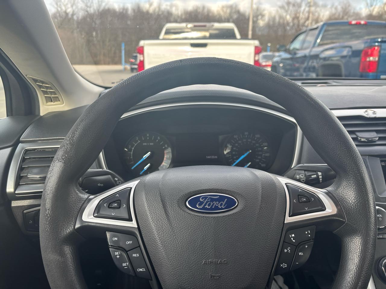 Ford Fusion 4dr Sdn SE FWD 2016