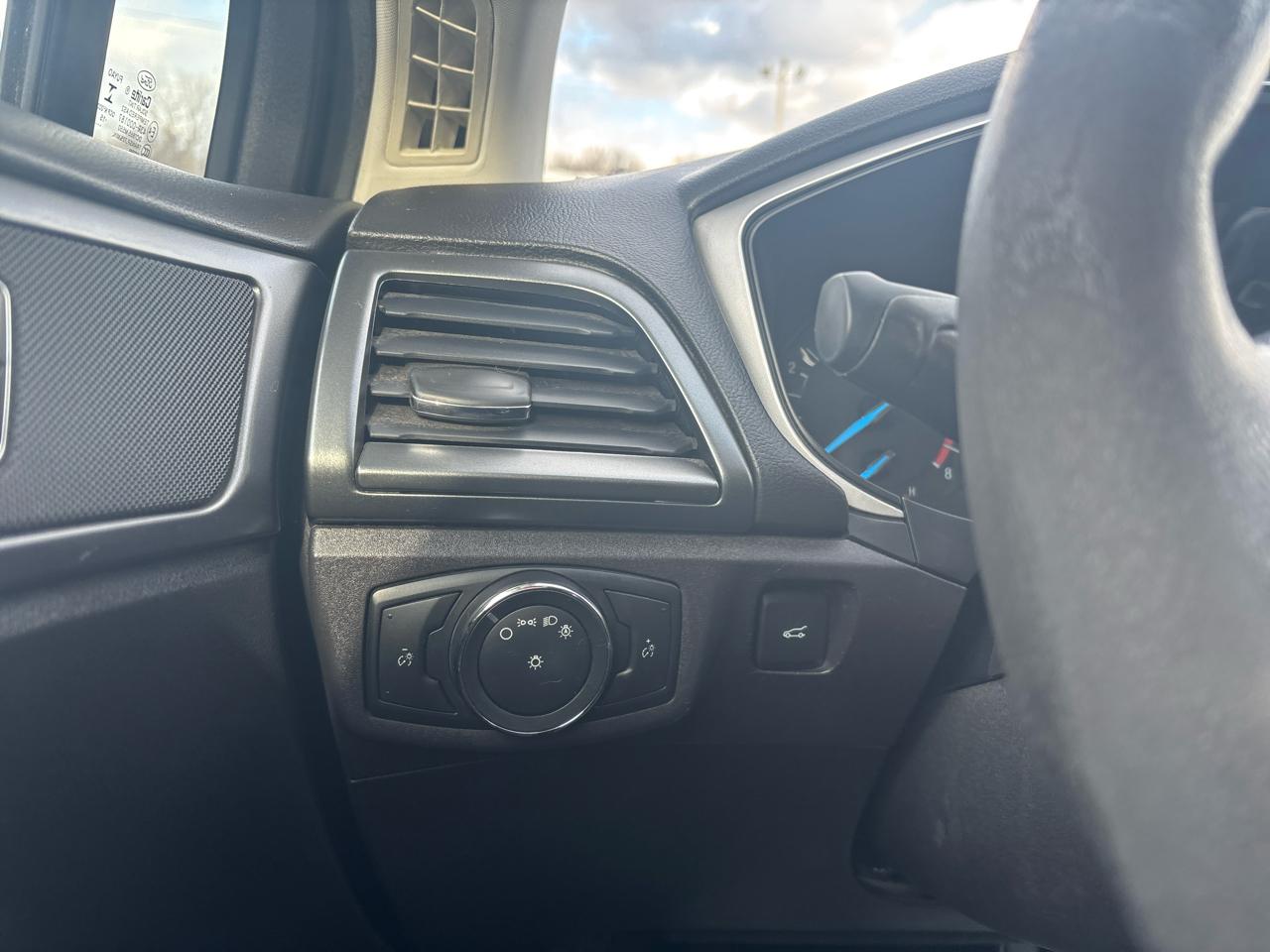 Ford Fusion 4dr Sdn SE FWD 2016