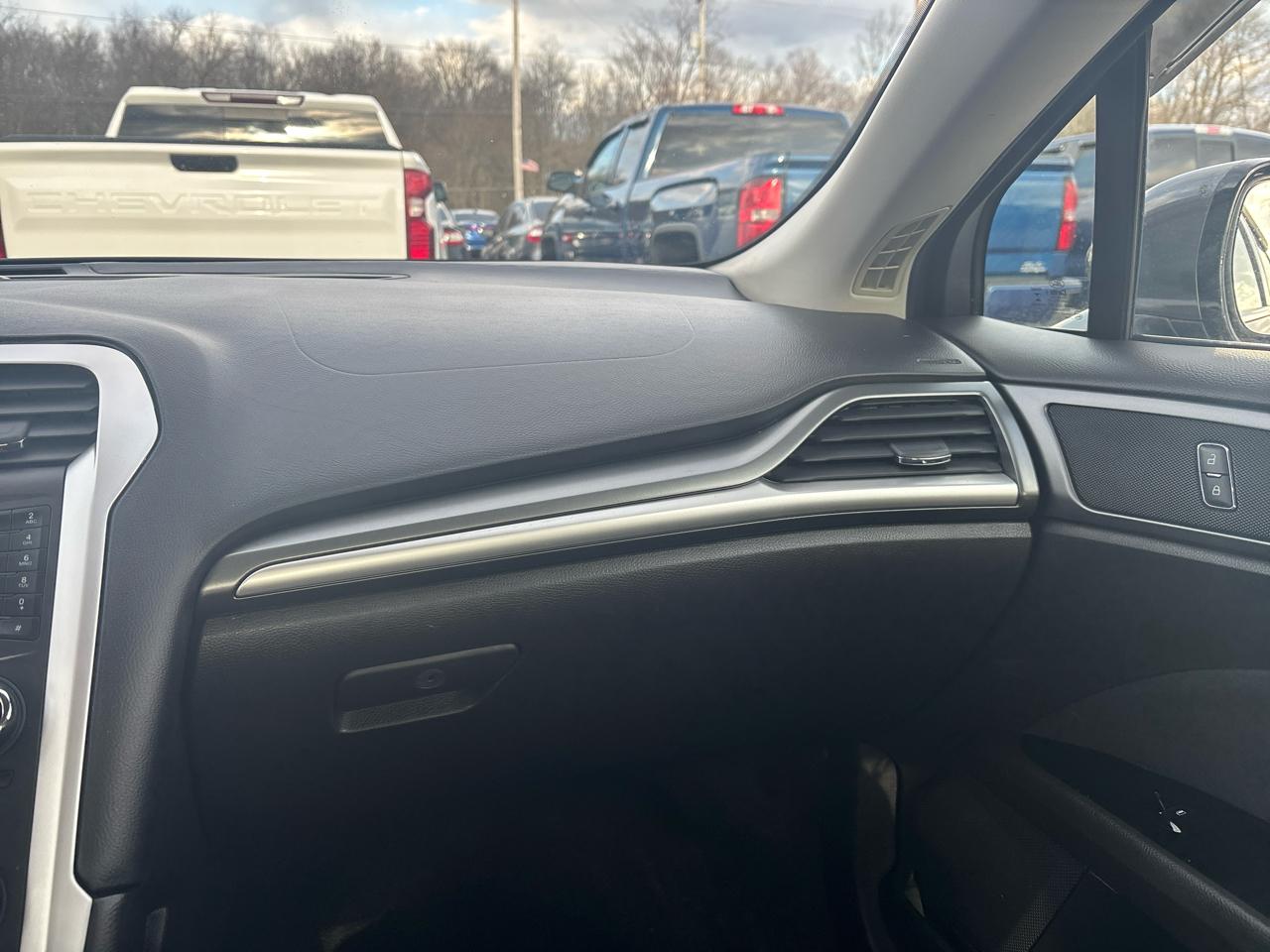 Ford Fusion 4dr Sdn SE FWD 2016