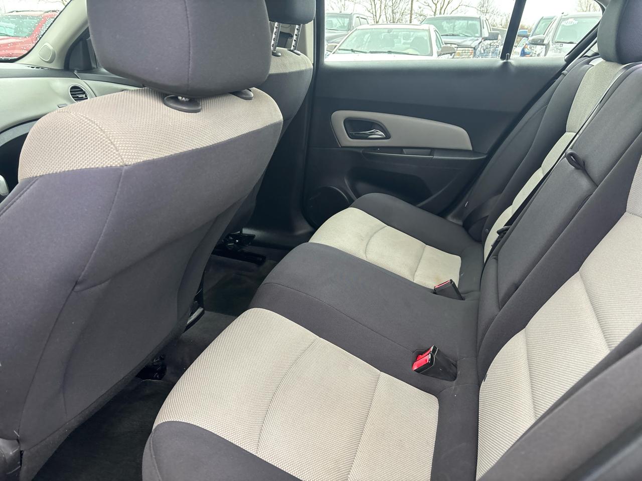 Chevrolet Cruze 4dr Sdn LS 2012