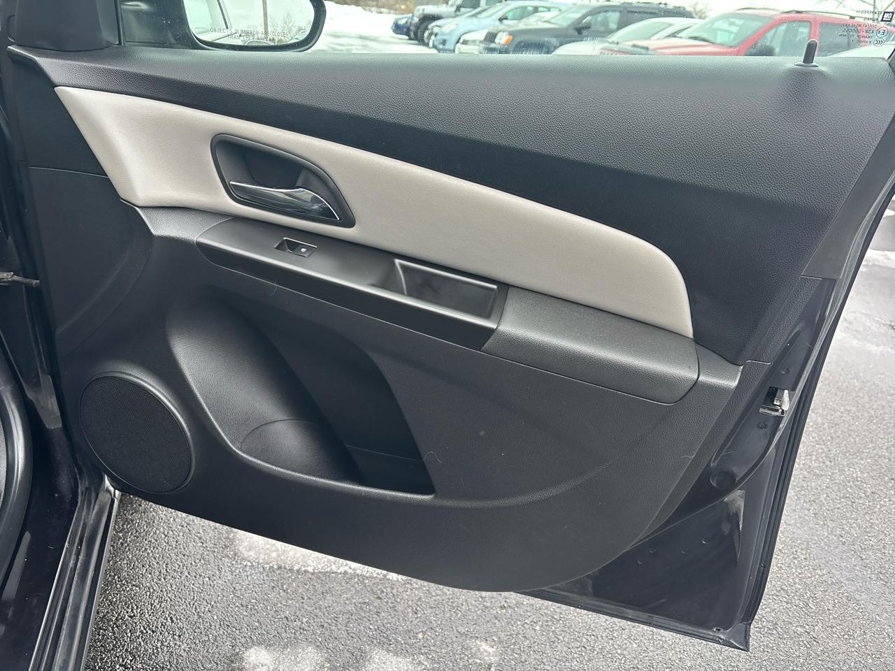 Chevrolet Cruze 4dr Sdn LS 2012