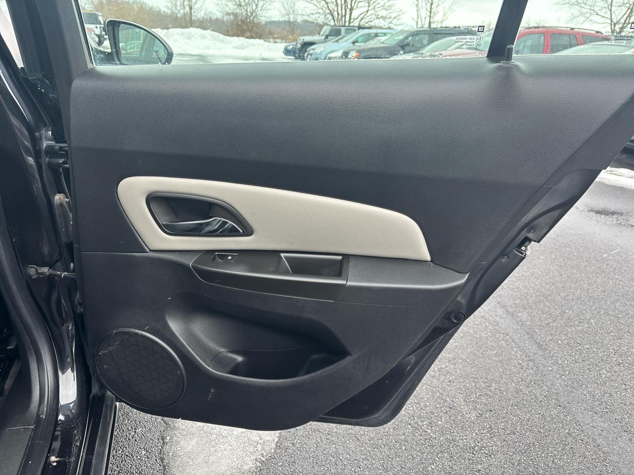 Chevrolet Cruze 4dr Sdn LS 2012