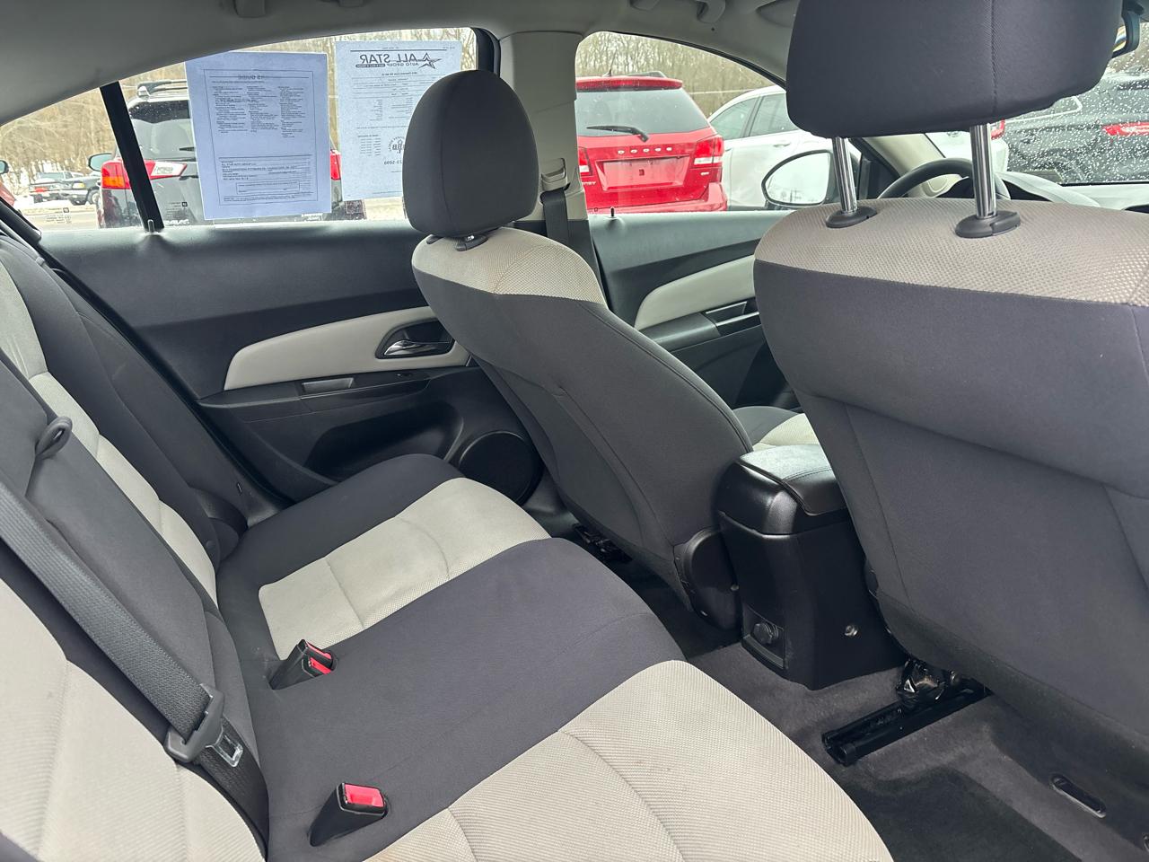 Chevrolet Cruze 4dr Sdn LS 2012