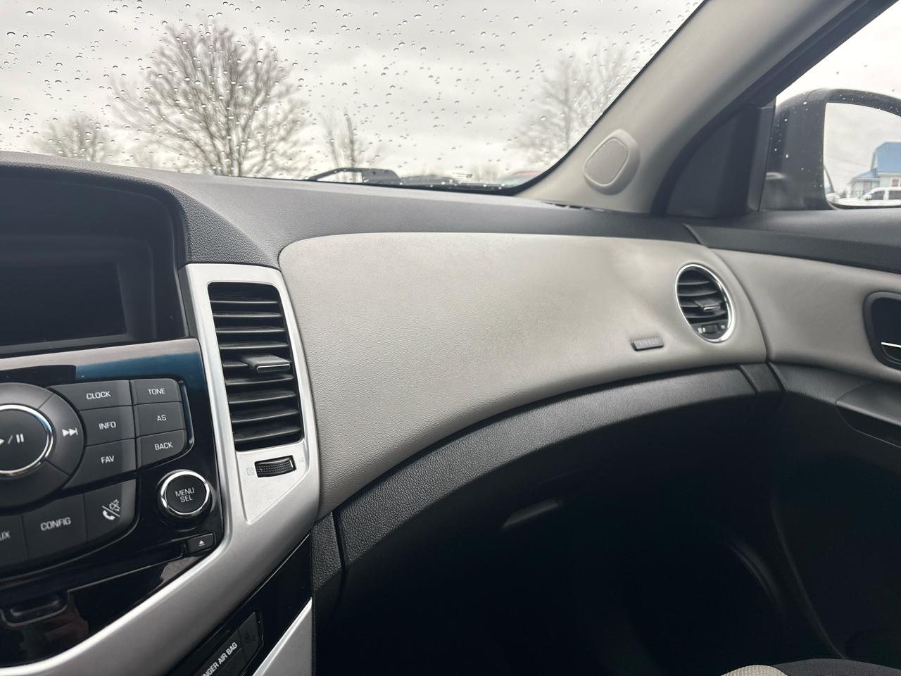 Chevrolet Cruze 4dr Sdn LS 2012