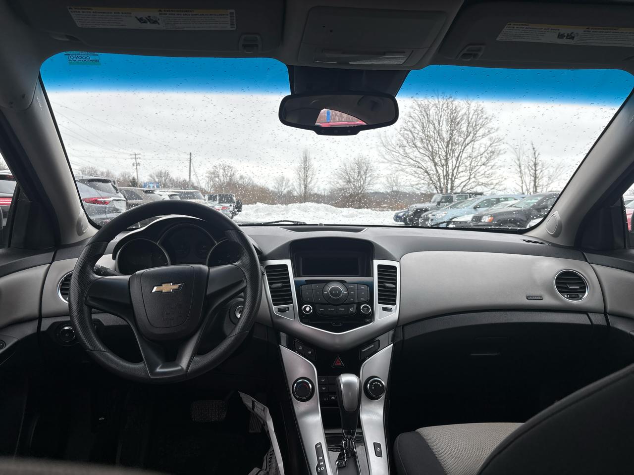 Chevrolet Cruze 4dr Sdn LS 2012