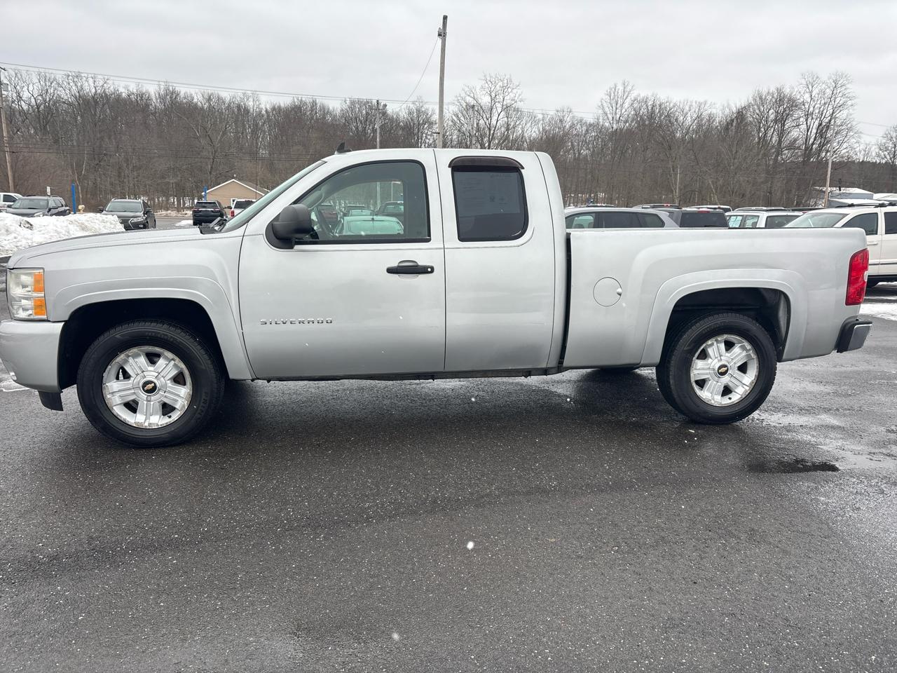 Chevrolet Silverado 1500 4WD Ext Cab 143.5" LT 2010