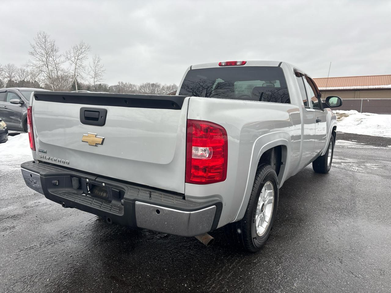 Chevrolet Silverado 1500 4WD Ext Cab 143.5" LT 2010