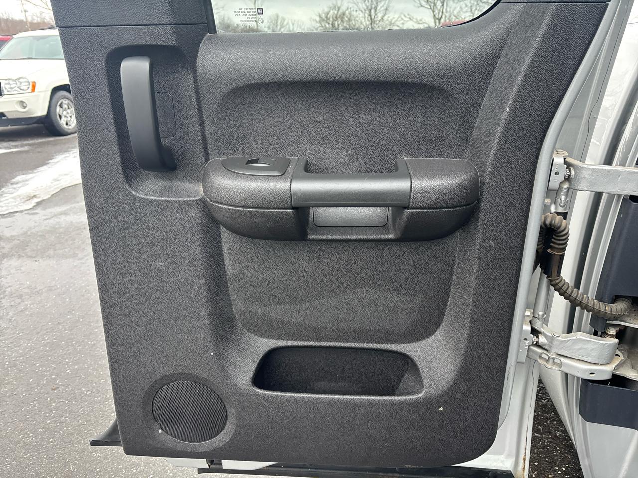 Chevrolet Silverado 1500 4WD Ext Cab 143.5" LT 2010