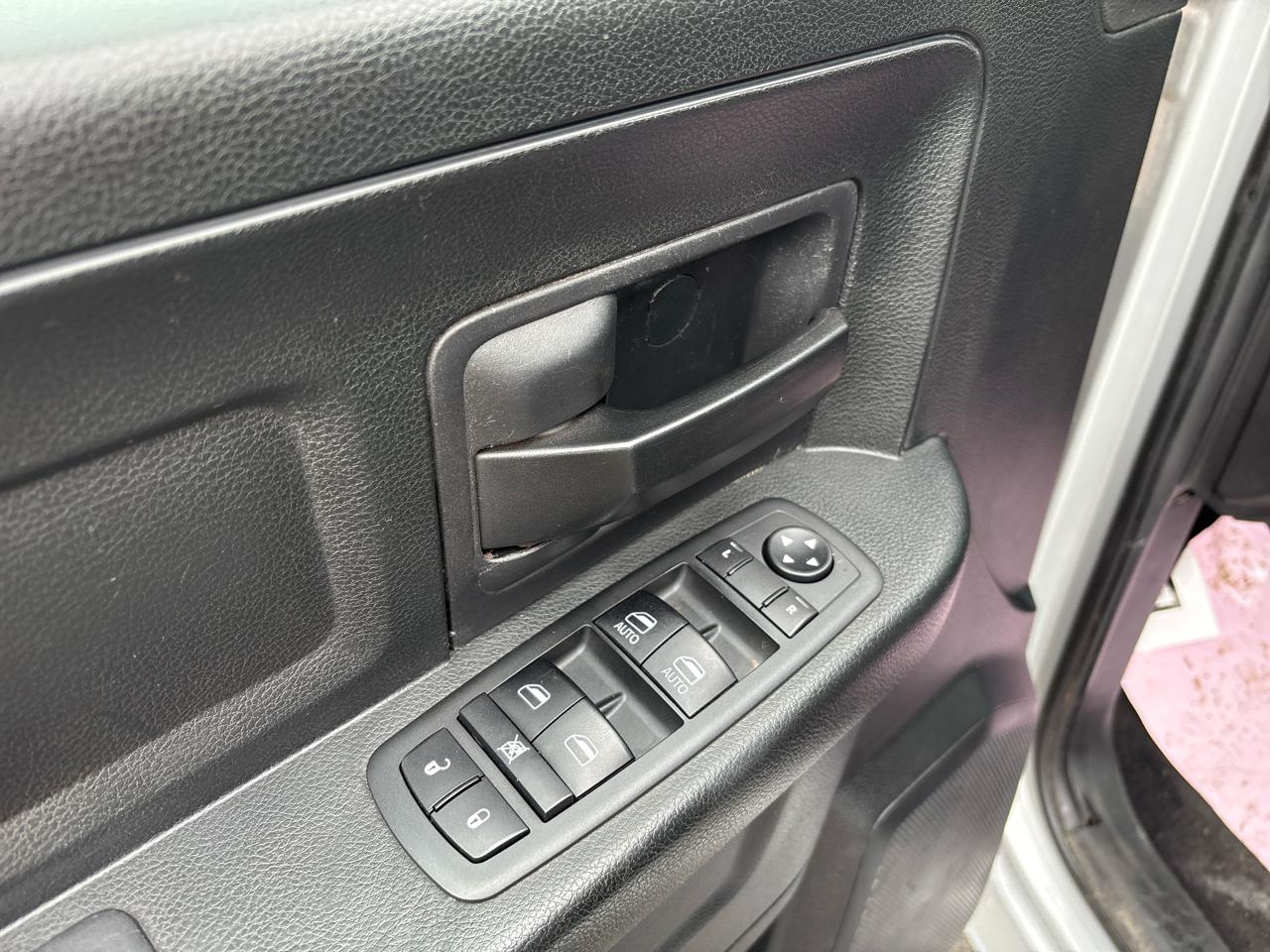 RAM 1500 ST 4x4 Quad Cab 6'4" Box *Ltd Avail* 2018