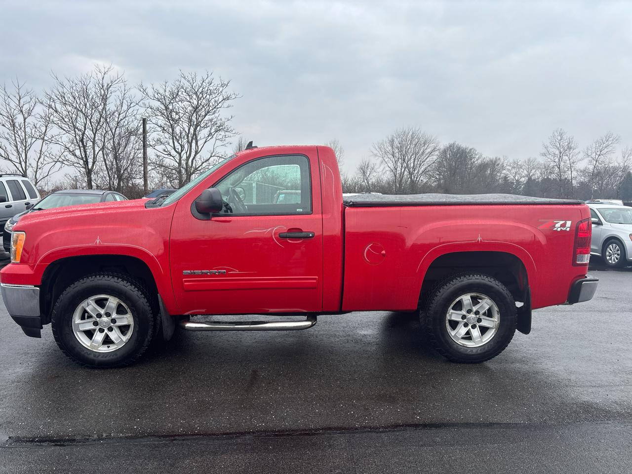 GMC Sierra 1500 4WD Reg Cab 119.0" SLE 2010