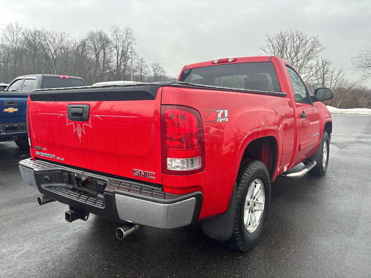 GMC Sierra 1500 4WD Reg Cab 119.0" SLE 2010