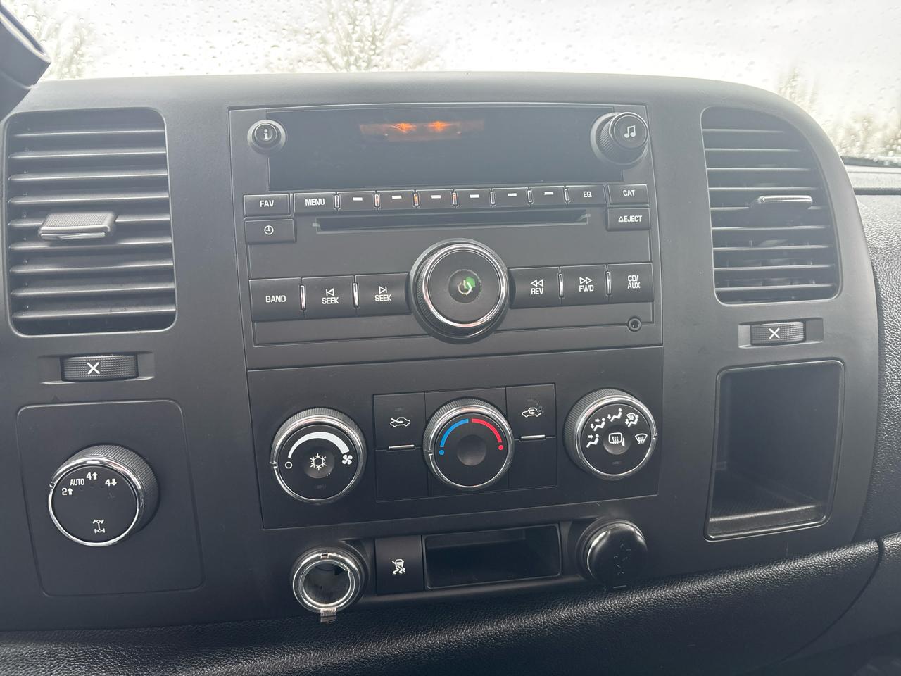 GMC Sierra 1500 4WD Reg Cab 119.0" SLE 2010