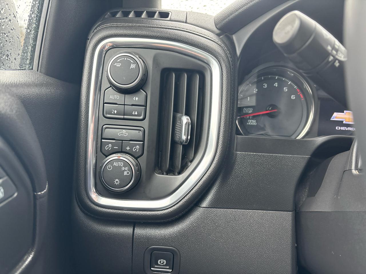 Chevrolet Silverado 1500 4WD Crew Cab 147" LT 2019