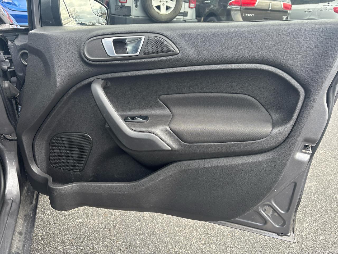 Ford Fiesta 4dr Sdn SE 2014